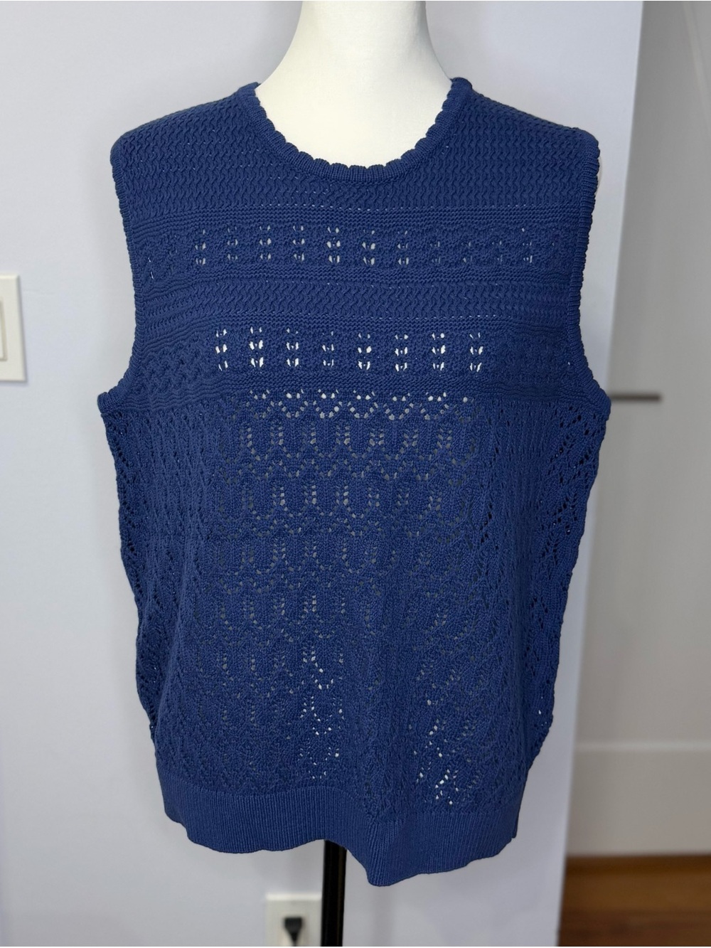 Boden Size L, Sleeveless open knit crewneck cotton sweater, in navy, NEW!